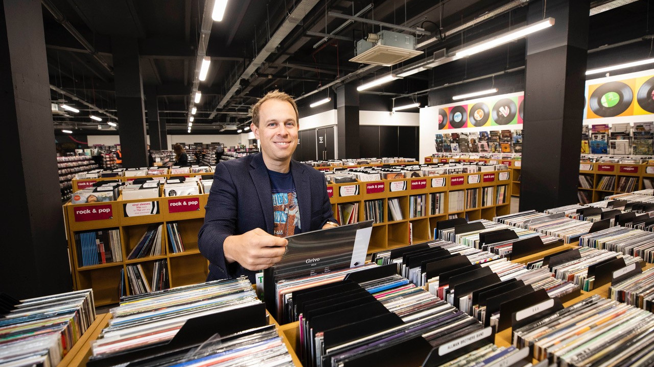 Doug Putman HMV